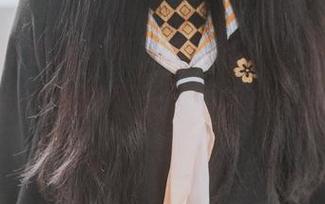 这不是普通的写真，Aram(아람)在“DJAWA-泳池边的夏天”中带你微妙的呼吸感