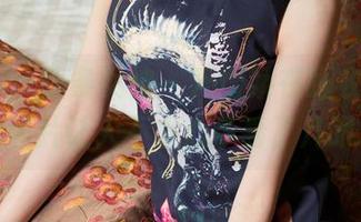 TouTiao头条女神 – 冯雪娇在睡衣里，私拍图片让人不小心多看了几眼。