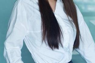 TuiGirl推女郎 – 短裙与冯雨芝的碰撞，图库的每一帧都充满了微妙的氛围！