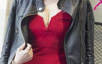 UGirls尤果网 – 听说Mikka涵涵化身御姐，原图倒是给了我不少灵感，可到底学不学得来呢？