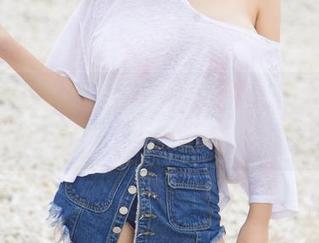 UGirls尤果网 – 芊小童最新力作：JK写真，不止于校服的风情