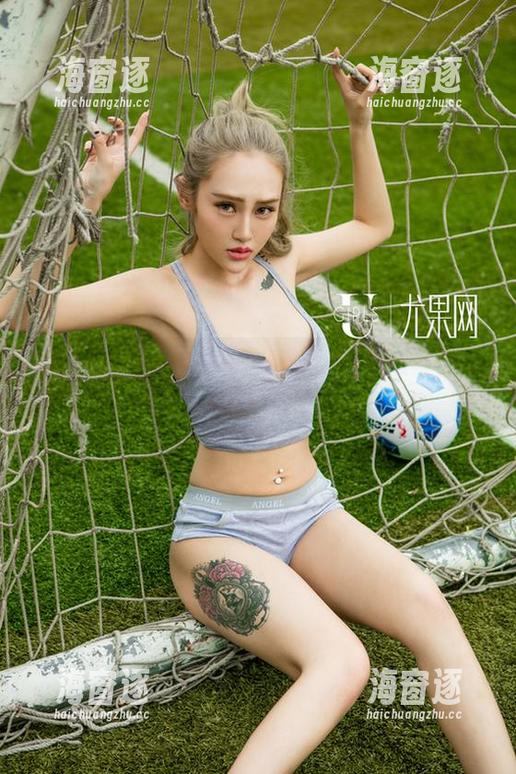 UGirls尤果网 - 萌琪琪和她的女友写真集，一个下载就开启许多可能！