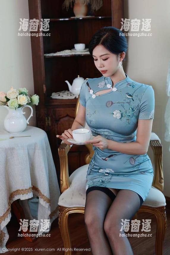 Xiuren秀人网 - MODEL伊若的旗袍：每一张图片都好像在撩我，冷静，一点不想昏倒！
