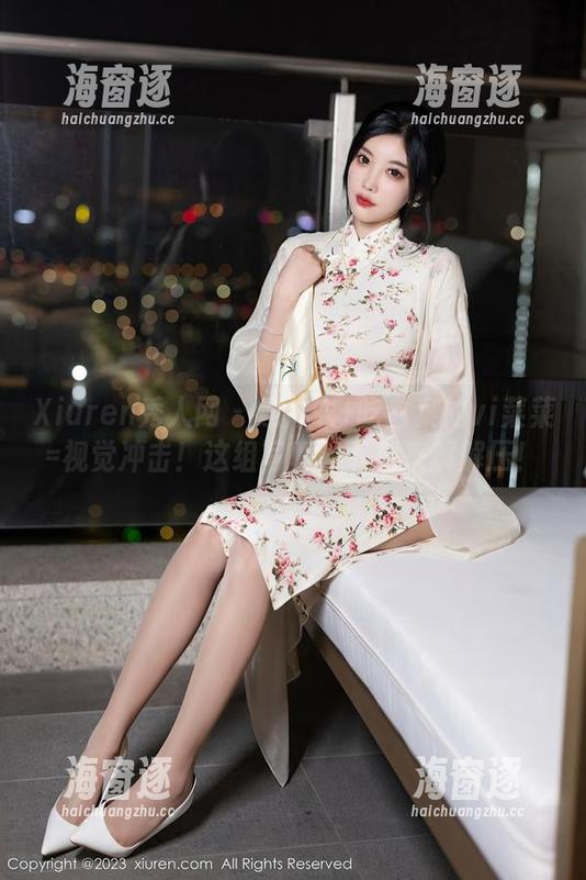 Xiuren秀人网 - 连体衣+吃白菜的vi菜菜=视觉冲击！这组写真，下载来解解压！