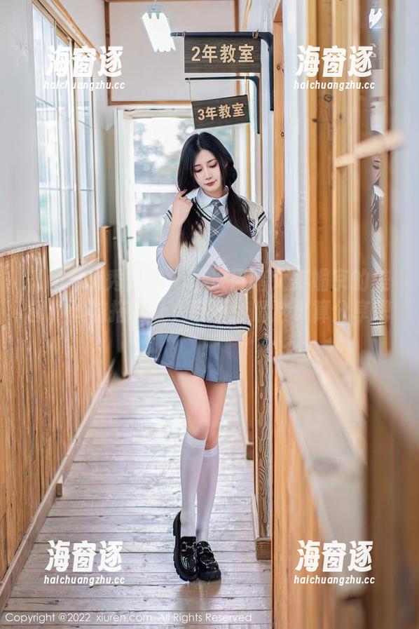 Xiuren秀人网-大美媚京 Xiuren秀人网 - 再次目睹大美媚京的美图,丝袜搭配让人目不转睛这也算分享吧!