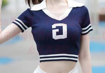Xiuren秀人网 – 不可思议的林乐一，套装写真中的每幅图片都在诉说……也是，心里满满的。