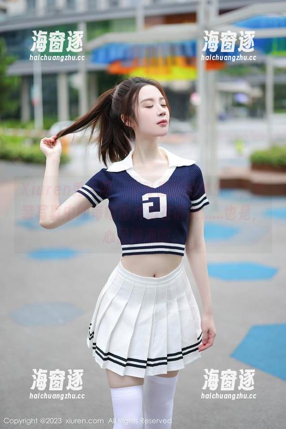 Xiuren秀人网 - 不可思议的林乐一，套装写真中的每幅图片都在诉说......也是，心里满满的。