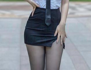 Xiuren秀人网 – 不得不佩服熊小诺的裸足福利，图里的每个角度都让我迷惑。
