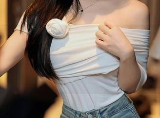 YouMi尤蜜荟 – 这份Carol周妍希高清女仆作品合集，是我见过的最有趣的职场形象了！