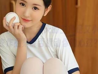 YouMi尤蜜荟 – 今天的主角是艾小青，内衣作品集能否撩动你的心弦？