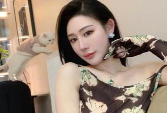 微密圈 – 美图警告！不爱笑的赛琳把御姐天花板提升到新的高度了！