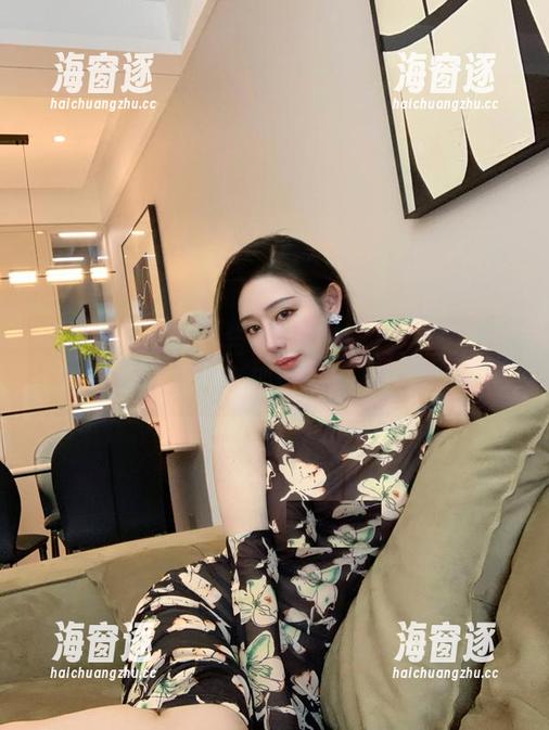 微密圈 - 美图警告！不爱笑的赛琳把御姐天花板提升到新的高度了！