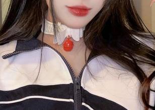 哇，九言的美脚作品免费上线，真想过去碰碰！