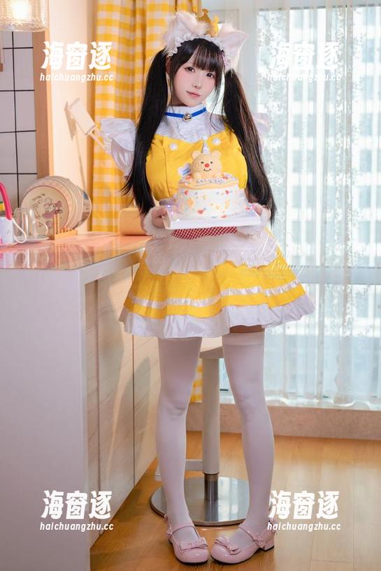 咬人小小兔的写真集里的放课后时光如蜜，快下载分享个快乐吧！