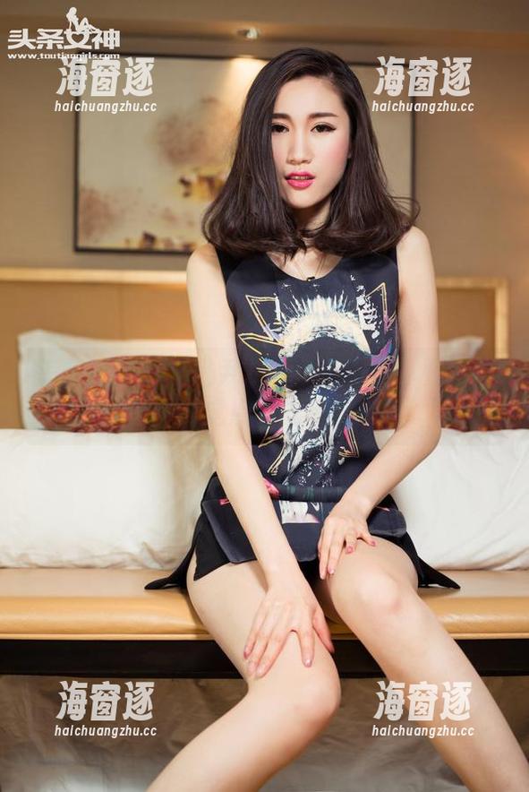 头条女神 - 跳进尹菲的白色图集：要不要考虑点荧光色？
