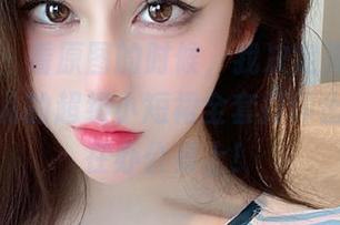微密圈 – 看原图的时候，我决定要把奔跑的晶骡儿的超级小短裙全套打印出来，放在办公桌上！