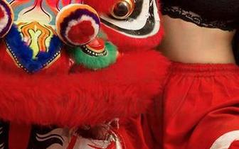 尤果网 – 看到桃子的全套水手服写真，突然觉得时间就像在胶囊里，晃动间触动了某种海洋蓝的柔情。