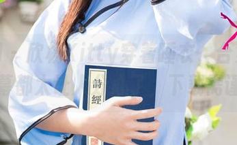 尤果网 – 欣杨Kitty穿着睡衣，合集里的每一幕都太让人分心了，下载需谨慎。