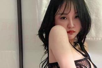 微密圈 – 张鑫baby的绿色比基尼图包，这一身能不能抵挡得住夏天的热浪？