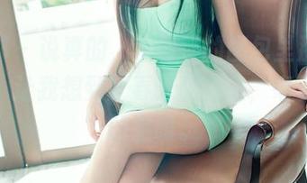 推女郎 – 说真的，李丽莎的图包里那些白裙子，让我想到了春天和小草，毫无缘由的温暖。