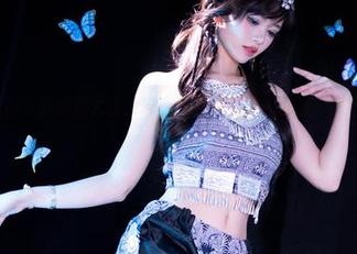 星黛鹿鹿i的写真试胆大会：皮衣和路人女主的挑战赛，结果令人捧腹！