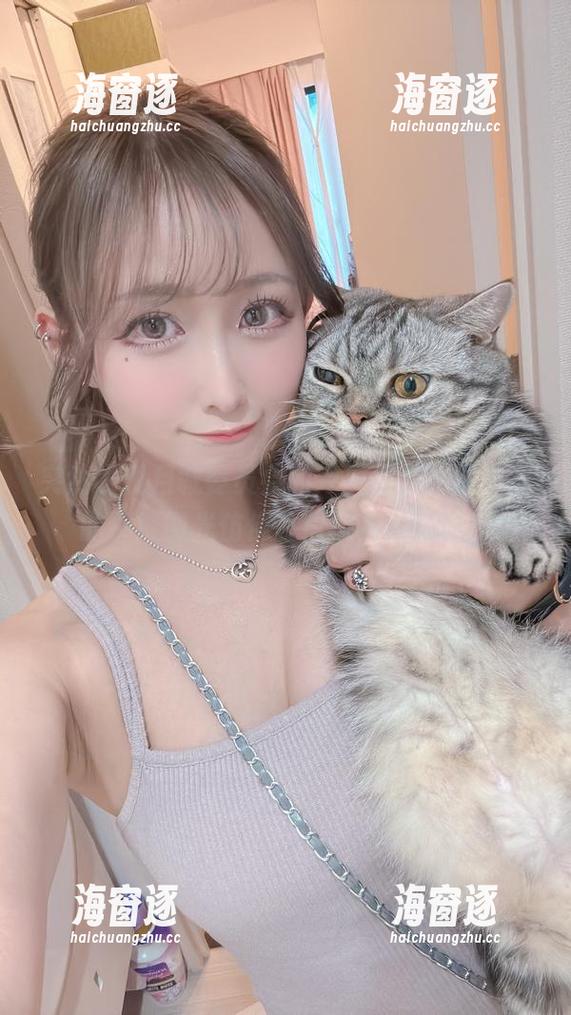 突然发现月城委员会的专属作品，原图里的那缕微光仿佛在撩拨我的情绪。