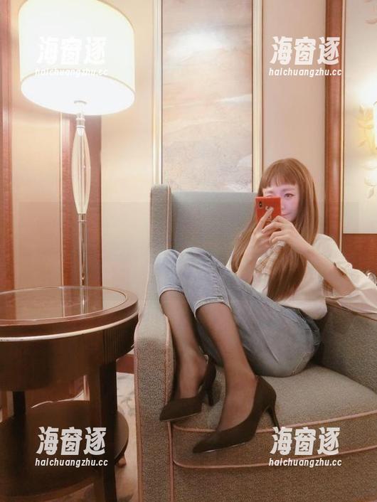 微密圈 - 杨大乐乐很靠谱的全套网袜写真，哦，那种无法言喻的轻描淡写，我爱了！