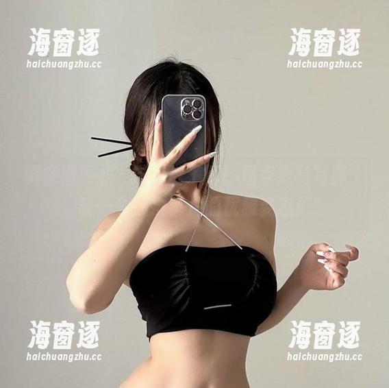 微密圈 - 桃沢樱呀说了算：居家定制写真，缺一个抚摸薯片的优雅姿态！