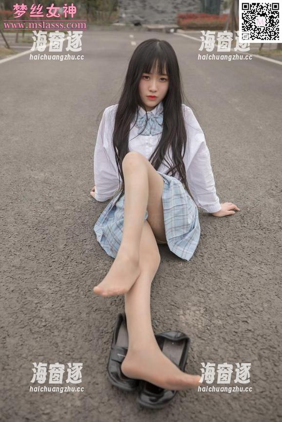 梦丝女神 - 香萱的长腿，让你下载就能加入腿部俱乐部？