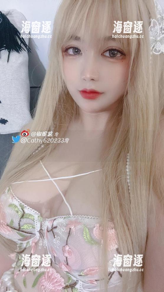 牛娘写真来了！椒妮佐仁轻轻松松把每个角度都拍到全套，真是太不可思议了！