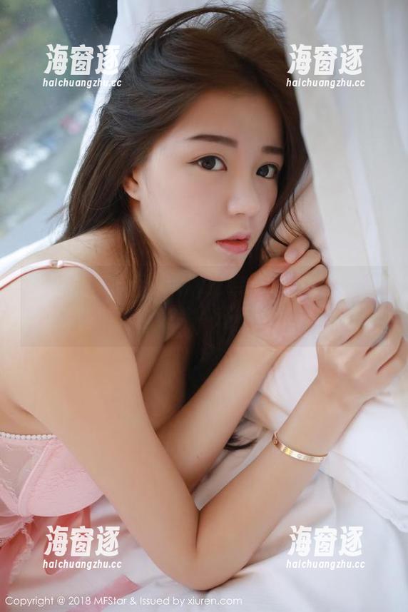 模范学院 - 看Emily顾奈奈酱的双人合集，每张照片都像是一场不经意的约会。
