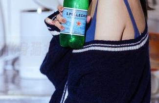 泥泥汝化身猫女，壁纸效果做得漂漂亮亮