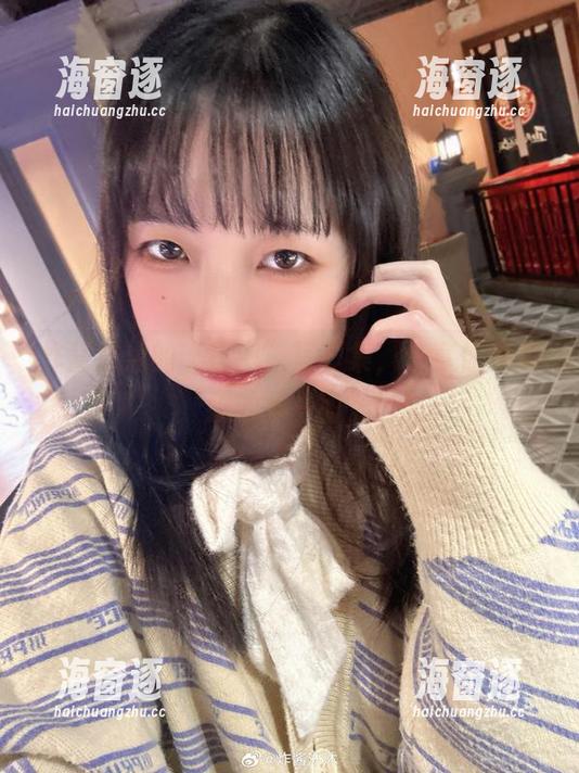 炸酱沐沐的“秘密”写真集，分享你没见过的另一面。