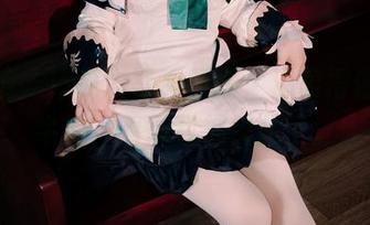 白莉爱吃巧克力写真图册，温柔得像一杯牛奶，看得我都快化了。