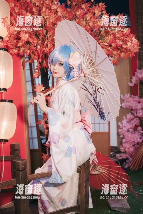 神沢永莉这次浴室自拍好有戏：蓝白泳衣与辫子的绝妙组合，图包别错过。