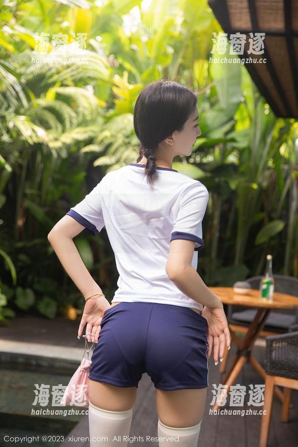 秀人网 - 周于希Sally的自拍，原图太显科技感了，我要重新充电吗？