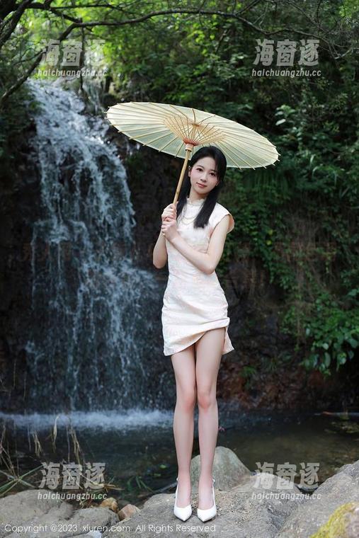 秀人网 - 子纯儿Annie的红裙：不同色调的合影，一裙多梦合集！