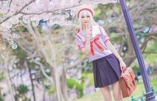 羽天shine的写真如路人女主般自在，翻开图集，竟发现世界如此迷人。