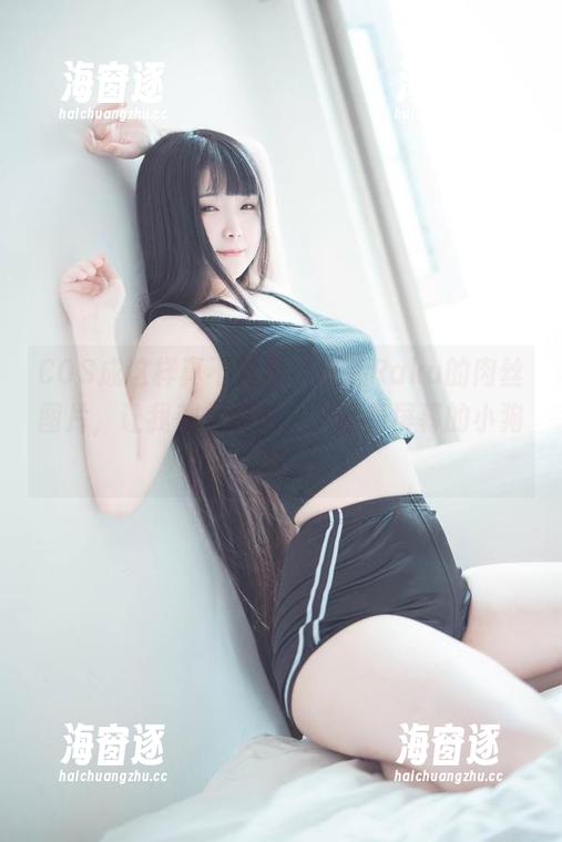 COS成这样真不科学，落落Raku的肉丝图片，让我都想变成一只盯着屏幕的小狗狗！