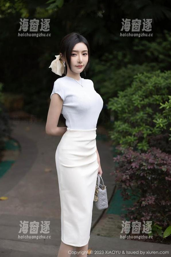 语画界 - 章芃芃的妹妹，分享的不仅是高清，还有那丝丝暧昧。