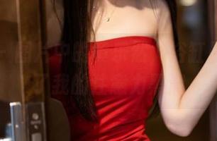 语画界 – 图片中的黄乐然，浴缸居然成为了我的注意力黑洞
