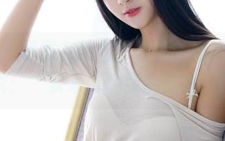 轰趴猫 – 原图在这里，倩倩的短裙仿佛在说：“快来围观我的美丽！”