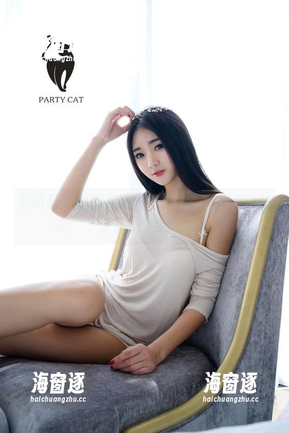 轰趴猫 - 原图在这里，倩倩的短裙仿佛在说：“快来围观我的美丽！”