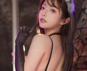 这些定制的黑旗袍图片，连风都不敢靠近，路过的空气都在默默为雯妹不讲道理打call！