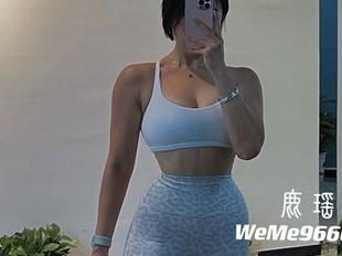微密圈 – 鹿瑶的私拍：我说水里卖萌，结果泳池成了现场版茶话会！