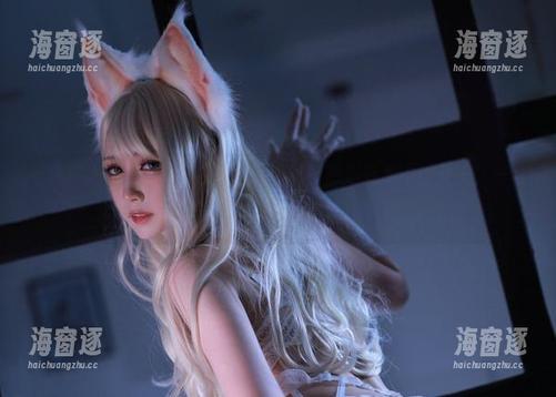 不知道为什么，“黑白御猫”总让我想起迷雾中的女王，一套写真，你值得一试！